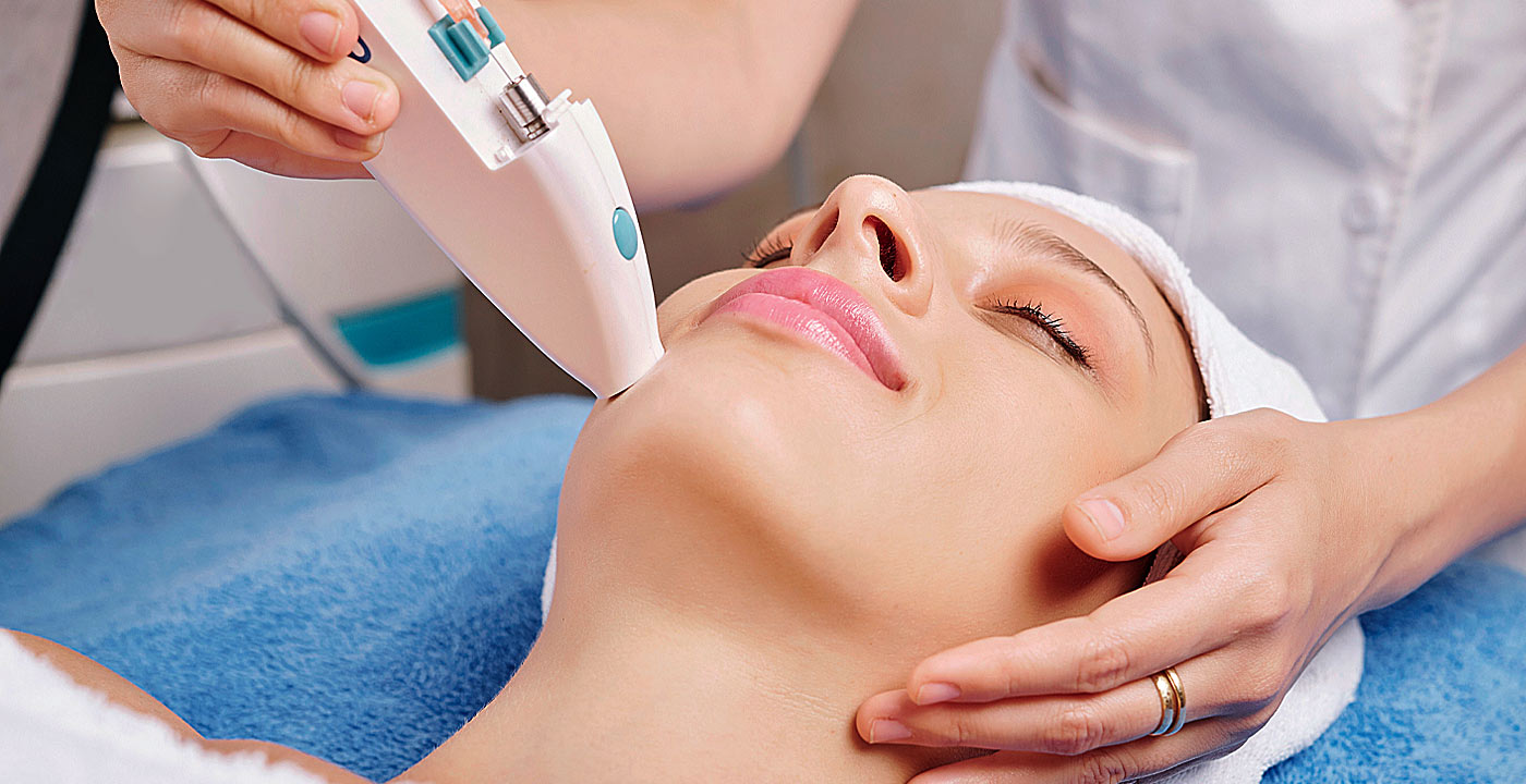 Laser-Skin-Tightening-Treatment-Clinic-Delhi-India-Derma-Allura-Clinic